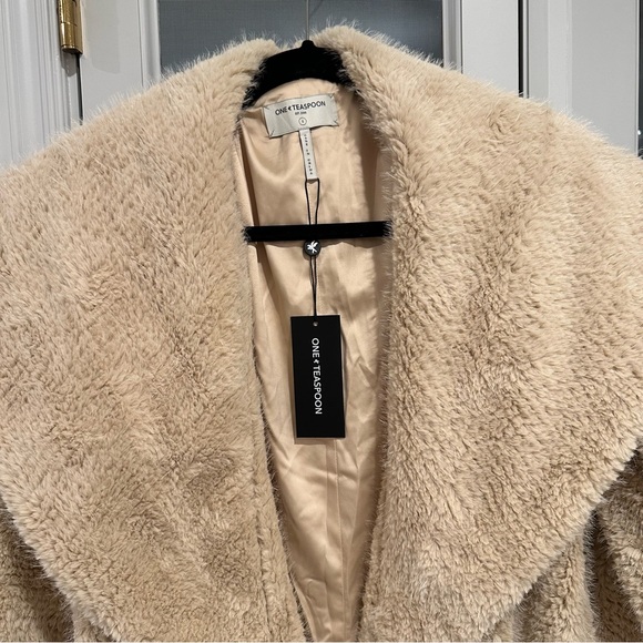 One Teaspoon - The Wonderland Faux Fur Coat - Cream - Picture 8 of 14